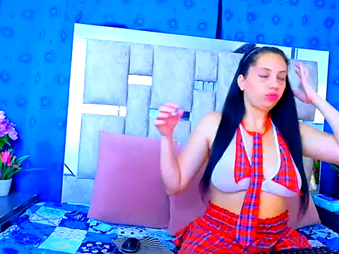 KamilaGuill online show from November 13, 2025, 6:51 pm