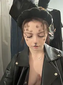 AnmiXHot online show from October 21, 2025, 4:51 pm