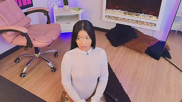 Miss koko  online show from May 18, 2026, 1:24 am