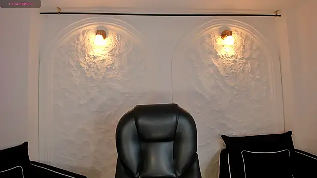 Snapshot of CelesteMoonX chatting on February 1, 2026, 5:44 pm CelesteMoonX online show from February 1, 2026, 5:44 pm