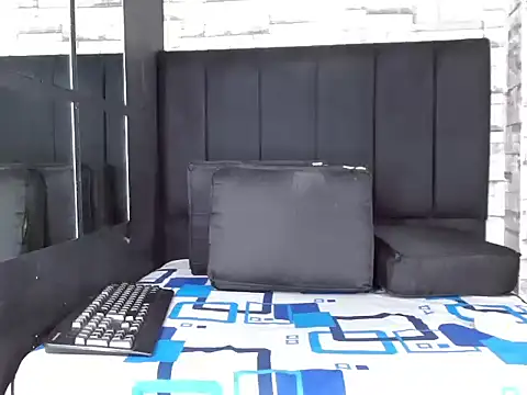 pether hairy online show from November 2, 2025, 11:18 pm