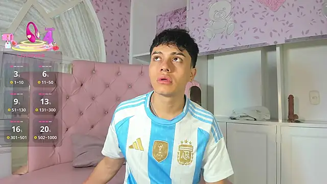 Dani rivass  online show from October 16, 2025, 11:33 am