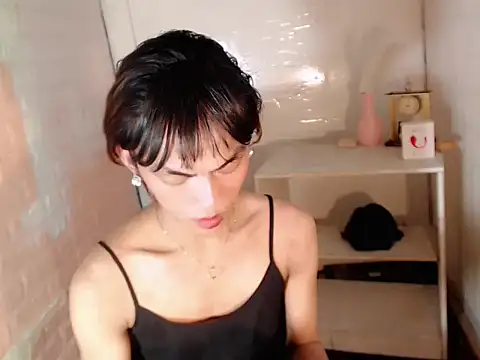 HaileyPresly online show from April 13, 2026, 6:57 pm