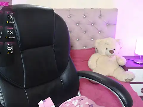 Snapshot of gabyy_cute_ chatting on October 24, 2025, 3:58 am gabyy cute online show from October 24, 2025, 3:58 am