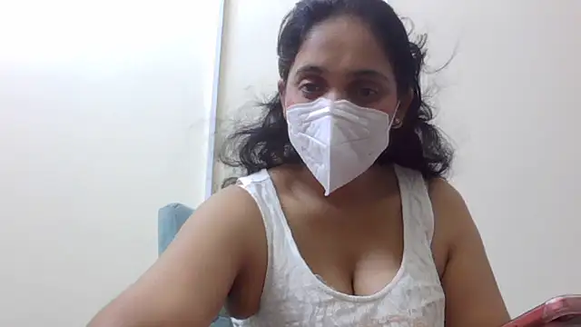 Snapshot of shainiasha1 chatting on July 13, 2026, 6:00 pm shainiasha1 online show from July 13, 2026, 6:00 pm