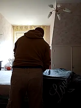 Ptitcouic online show from October 21, 2025, 8:48 am