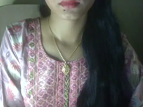 Snapshot of Shezi_N chatting on June 19, 2026, 2:32 pm Shezi N online show from June 19, 2026, 2:32 pm