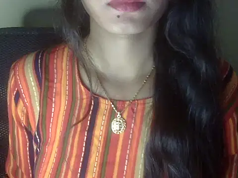 Snapshot of Shezi_N chatting on July 3, 2026, 1:50 pm Shezi N online show from July 3, 2026, 1:50 pm