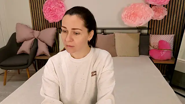 DitaNoir online show from February 10, 2026, 7:23 am