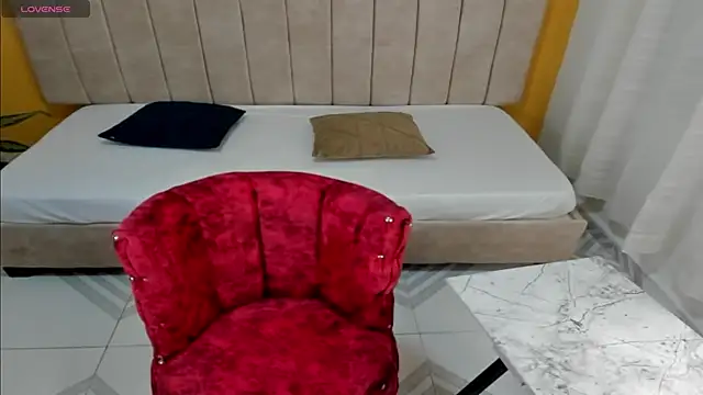 Snapshot of CANELITASEXY_ chatting on November 19, 2025, 1:33 pm CANELITASEXY online show from November 19, 2025, 1:33 pm