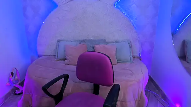 Snapshot of valentina_clk chatting on November 26, 2025, 1:01 pm valentina clk online show from November 26, 2025, 1:01 pm