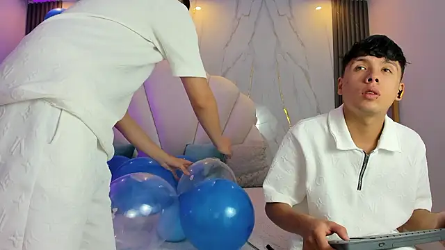 hoot booys  online show from February 19, 2026, 9:00 pm