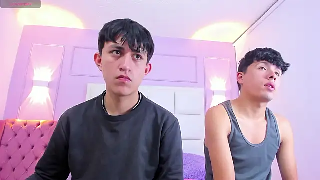 hoot booys  online show from March 19, 2026, 8:35 pm