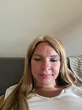 Snapshot of kinkysarahx chatting on July 28, 2026, 12:01 pm kinkysarahx online show from July 28, 2026, 12:01 pm