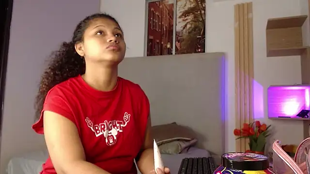 Snapshot of miel_alisha chatting on February 7, 2026, 12:53 pm miel alisha online show from February 7, 2026, 12:53 pm