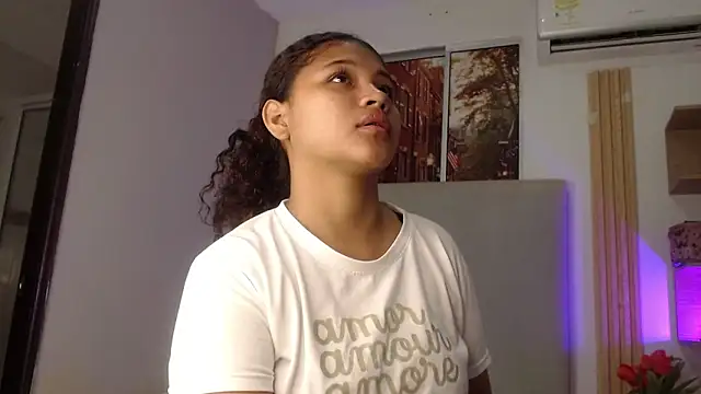 Snapshot of miel_alisha chatting on February 12, 2026, 12:11 pm miel alisha online show from February 12, 2026, 12:11 pm