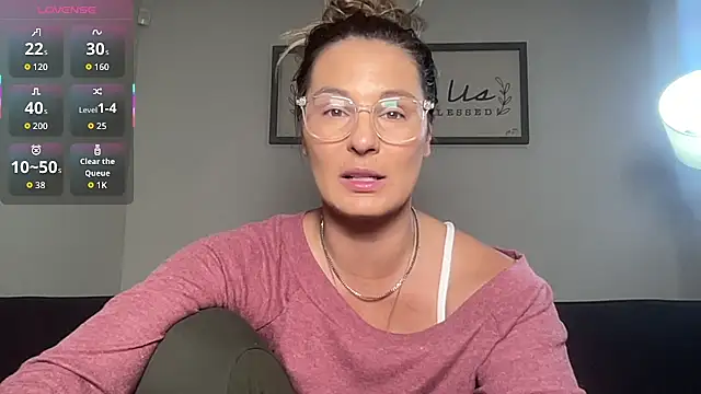 Snapshot of Mandyrheaa chatting on December 1, 2025, 8:47 pm Mandyrheaa online show from December 1, 2025, 8:47 pm