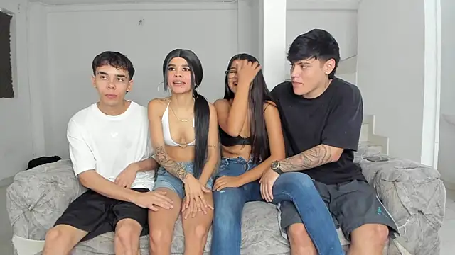 Snapshot of HottWett chatting on October 29, 2025, 7:04 pm HottWett online show from October 29, 2025, 7:04 pm