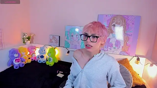 Snapshot of Strawberry_Kitty_ chatting on October 21, 2025, 9:37 pm Strawberry Kitty online show from October 21, 2025, 9:37 pm