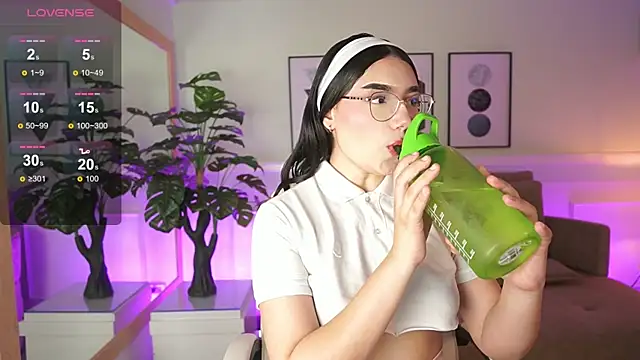 EmilyTurneer online show from February 27, 2026, 7:14 pm