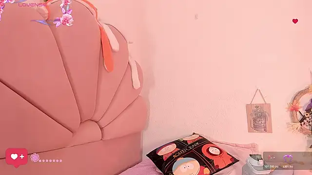 madeliin clerk online show from November 26, 2025, 7:59 pm