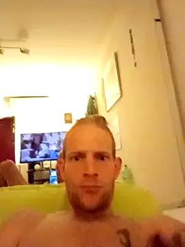 Lorenzo4786 online show from October 17, 2025, 12:47 am