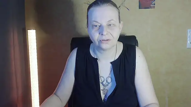 Diamond Bite online show from November 15, 2025, 7:16 am