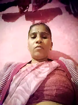 OliveGreen22 online show from November 9, 2025, 1:26 am