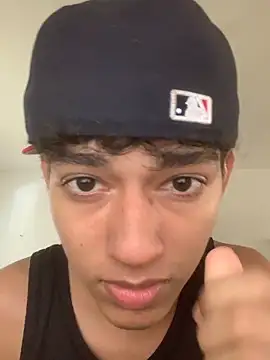 Snapshot of Alex_king17 chatting on April 16, 2026, 1:23 pm Alex king17 online show from April 16, 2026, 1:23 pm