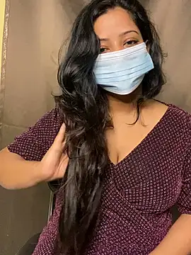 simmi78 online show from November 3, 2025, 10:05 am