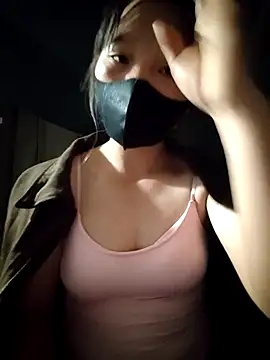 linh-miu99 online show from November 17, 2025, 5:08 pm