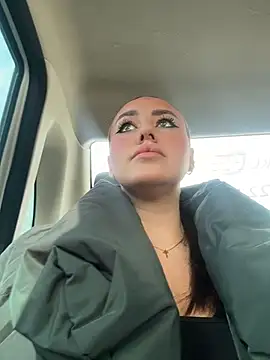 KiraSunshine online show from April 15, 2026, 4:30 am