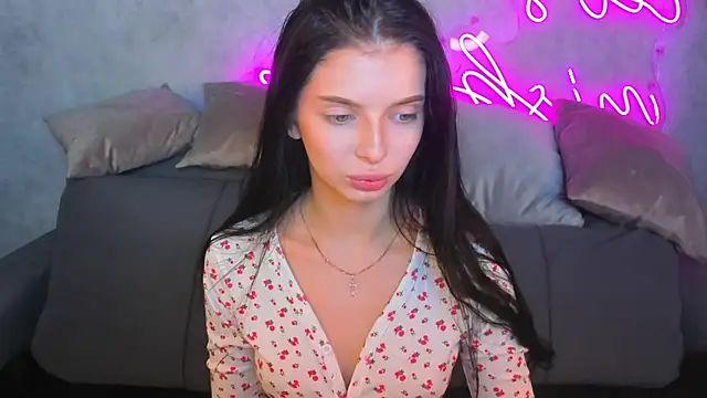 Eva Mayers online show from November 7, 2025, 12:43 am