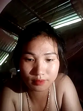 huhu-lele online show from October 23, 2025, 5:40 am