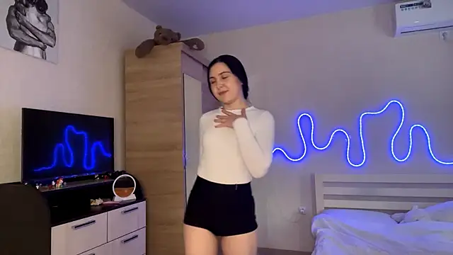 MyraLitterers online show from April 9, 2026, 3:39 pm