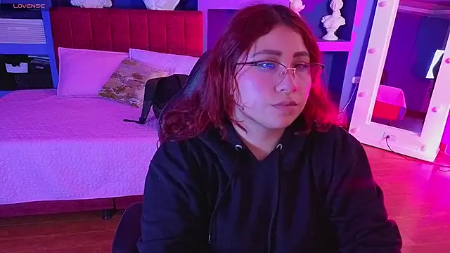 littlee red online show from February 26, 2026, 7:46 pm