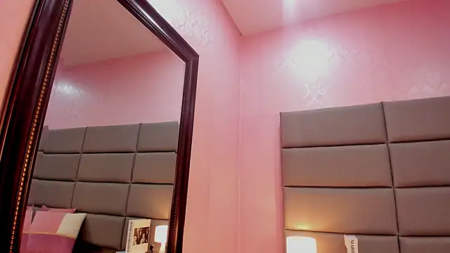 Isabella Marsh online show from October 30, 2025, 12:39 pm