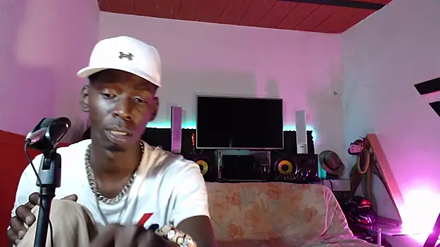 Snapshot of Black_Paradice chatting on November 4, 2025, 7:02 pm Black Paradice online show from November 4, 2025, 7:02 pm