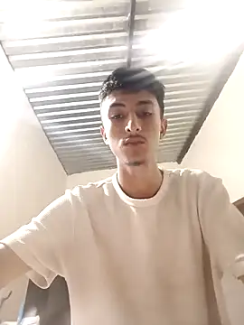 Iam Delirio online show from December 5, 2025, 1:36 am