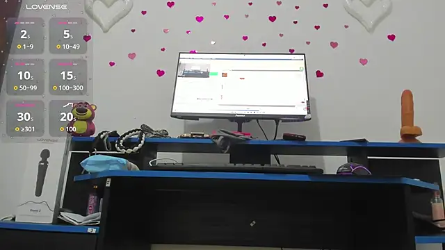 Snapshot of roxy_rebel chatting on April 15, 2026, 7:10 pm roxy rebel online show from April 15, 2026, 7:10 pm