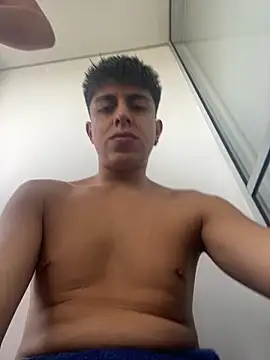 Snapshot of motomotoboy chatting on March 1, 2026, 9:17 pm motomotoboy online show from March 1, 2026, 9:17 pm