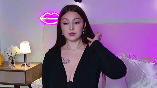  Tessa May  online show from October 31, 2025, 9:27 pm