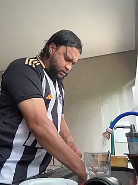 LoboCachorro online show from November 4, 2025, 12:48 pm