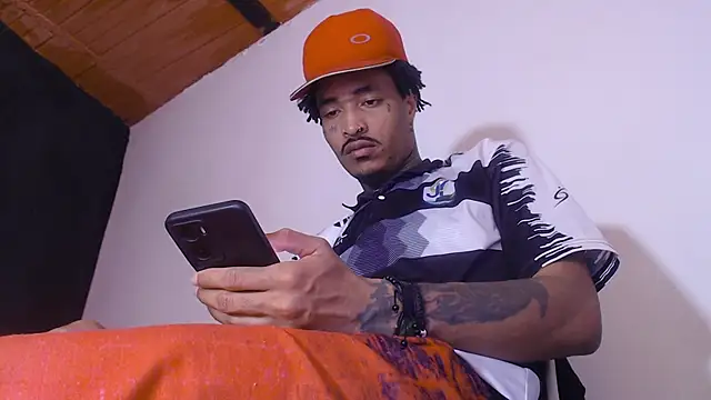 Anaconda larga online show from April 1, 2026, 1:23 pm