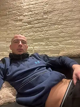 Rotteei1 online show from January 18, 2026, 8:29 am