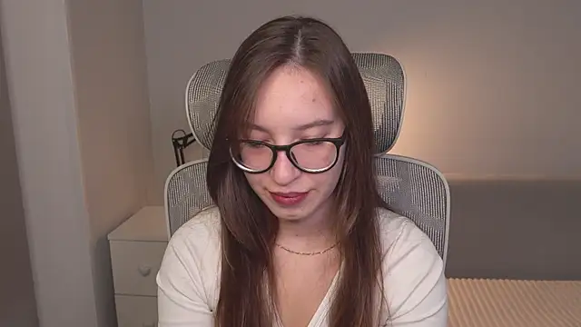 Snapshot of WhyEmmyCry chatting on June 7, 2026, 5:33 am WhyEmmyCry online show from June 7, 2026, 5:33 am