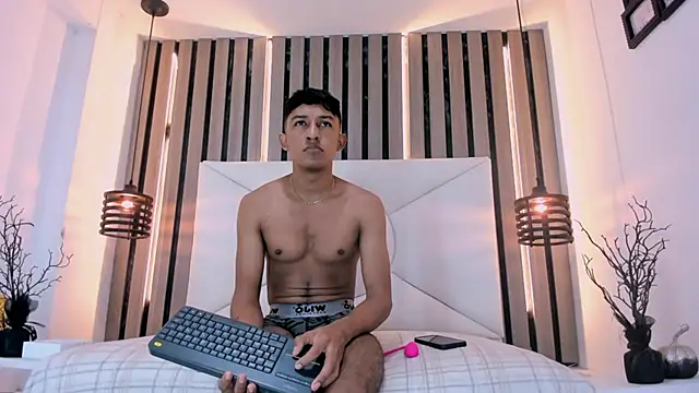 Natzuki 1 online show from February 20, 2026, 11:32 am