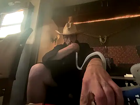 Snapshot of juancarloshunnit chatting on November 15, 2025, 2:02 pm juancarloshunnit online show from November 15, 2025, 2:02 pm