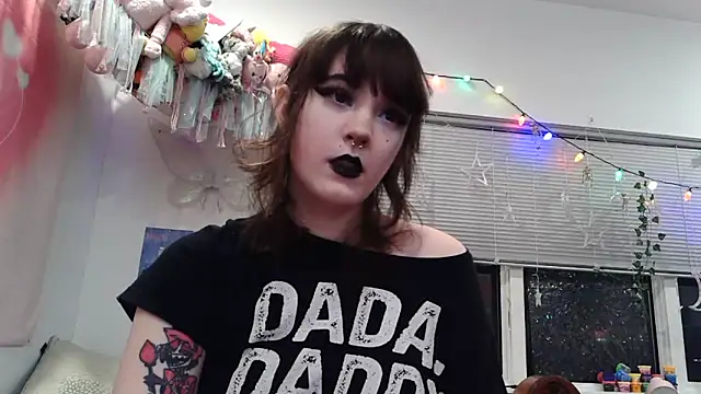 Trickylucy555 online show from February 13, 2026, 10:44 am