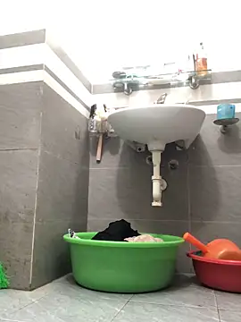 HinayLa online show from April 16, 2026, 10:34 pm